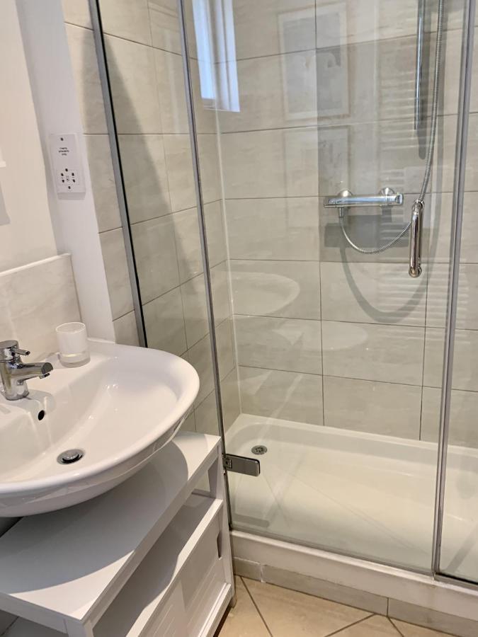 Lovely Newly Refurbished Apartment In Battersea Лондон Экстерьер фото